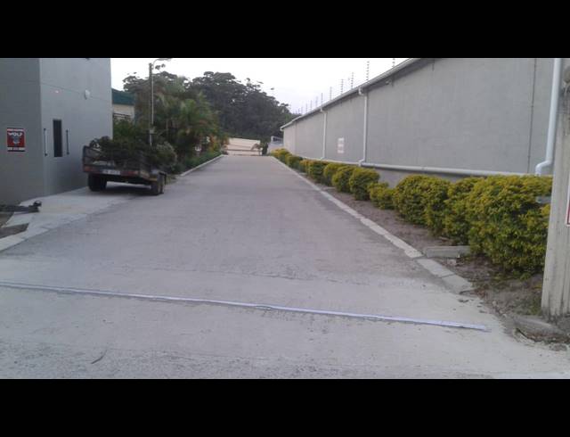 428M² WAREHOUSE RENTED IN UVONGO